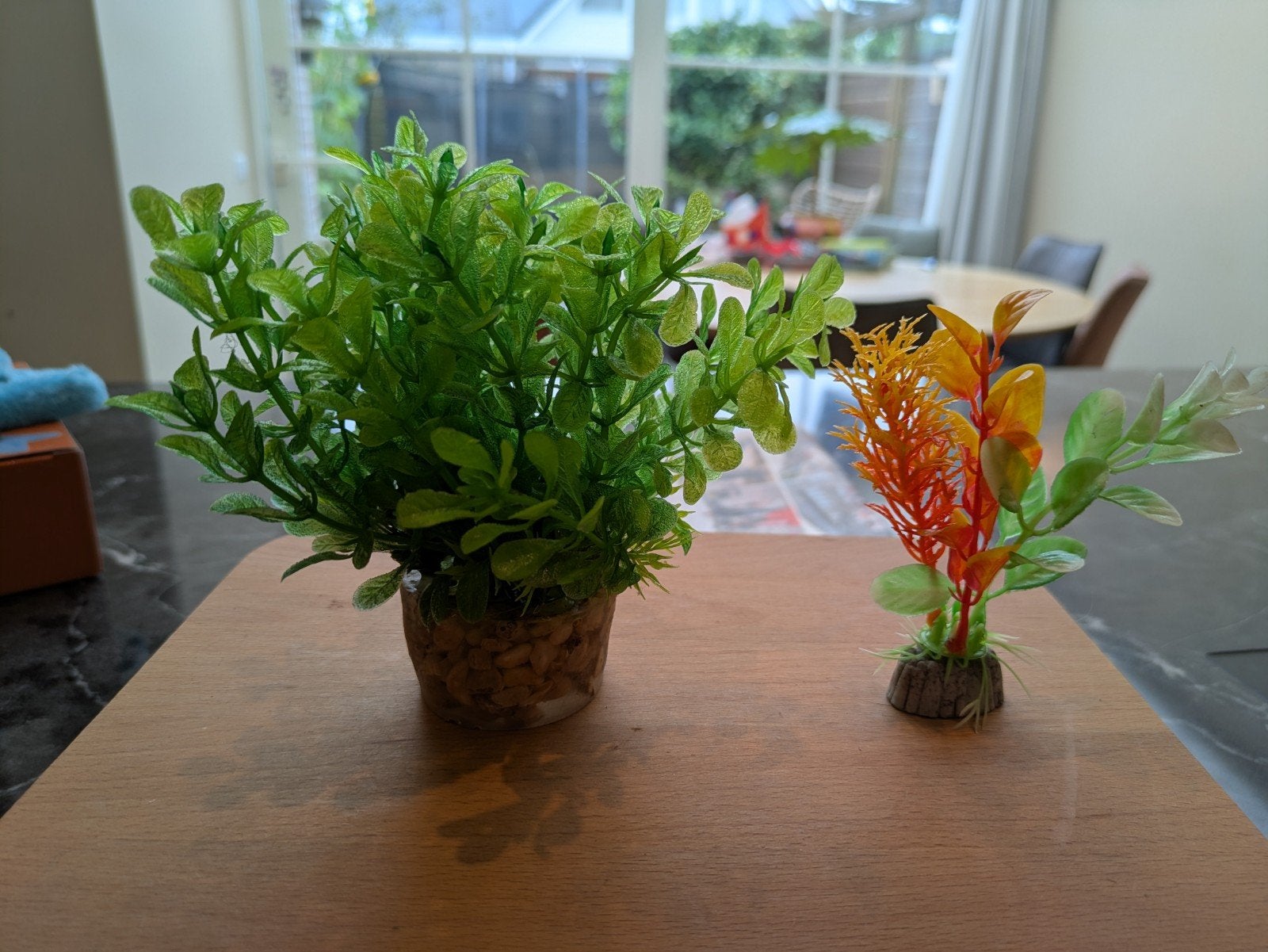 2 nepplantjes vissenkom/aquarium, Ophalen of Verzenden, Leeg aquarium