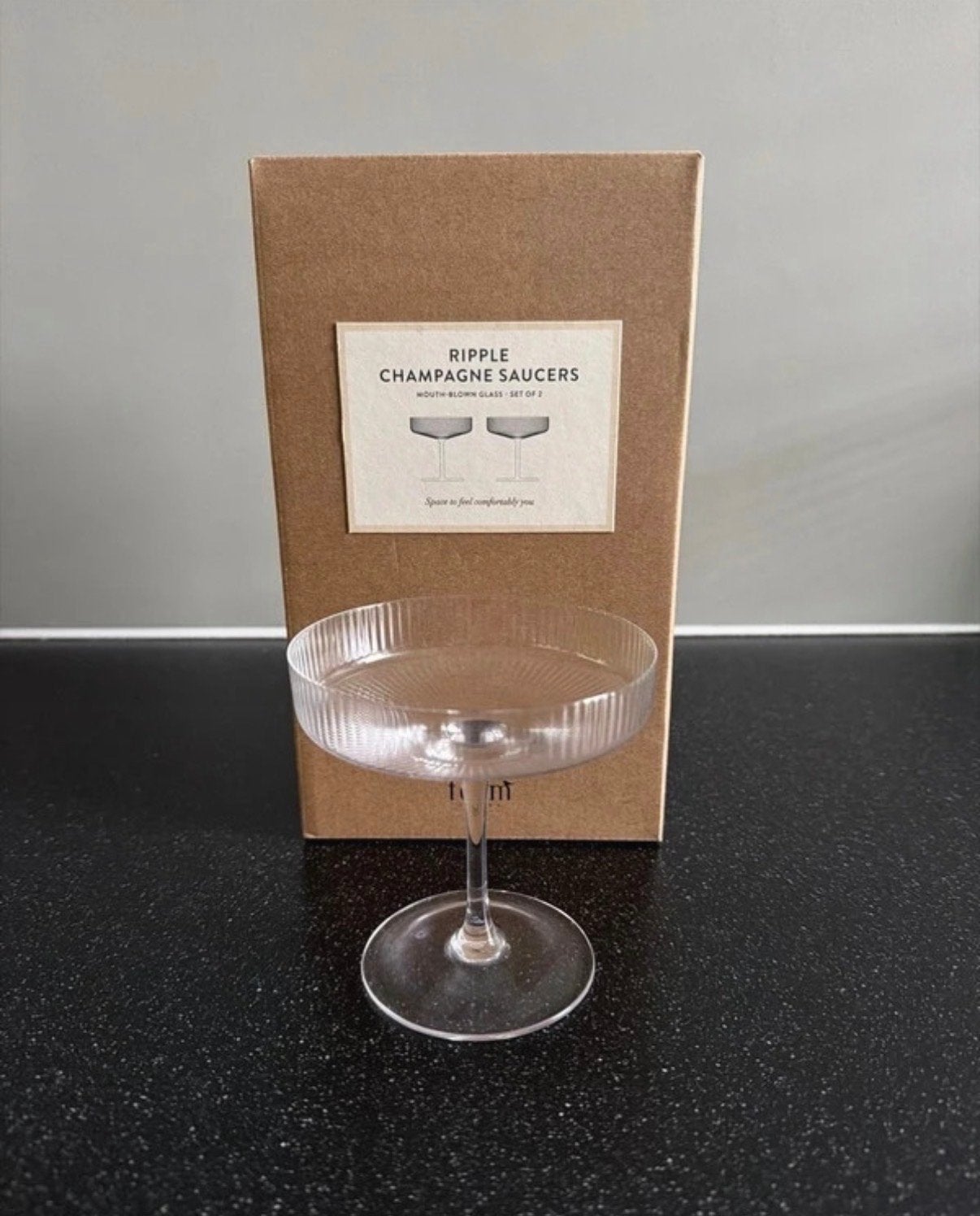 Ferm Living Ripple Champagne Coupes - Set van 2, Ophalen of Verzenden, Nieuw, Glas of Glazen