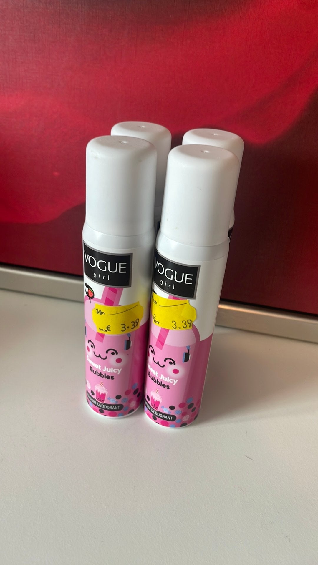 4 Deodorant van Vogue Gril, Sieraden, Tassen en Uiterlijk, Uiterlijk | Lichaamsverzorging, Ophalen of Verzenden, Nieuw, Deodorant of Bodyspray