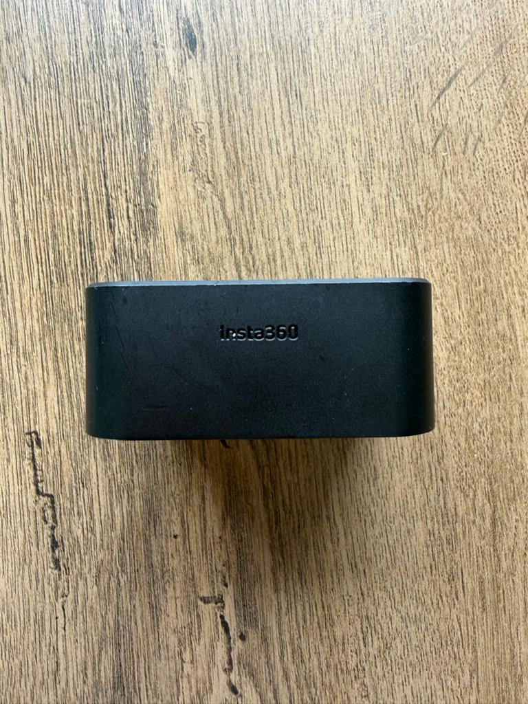 Insta360 ONE X2 Batterij Oplader met 2 Batterijen, Ophalen of Verzenden, Zo goed als nieuw, Oplaadbaar
