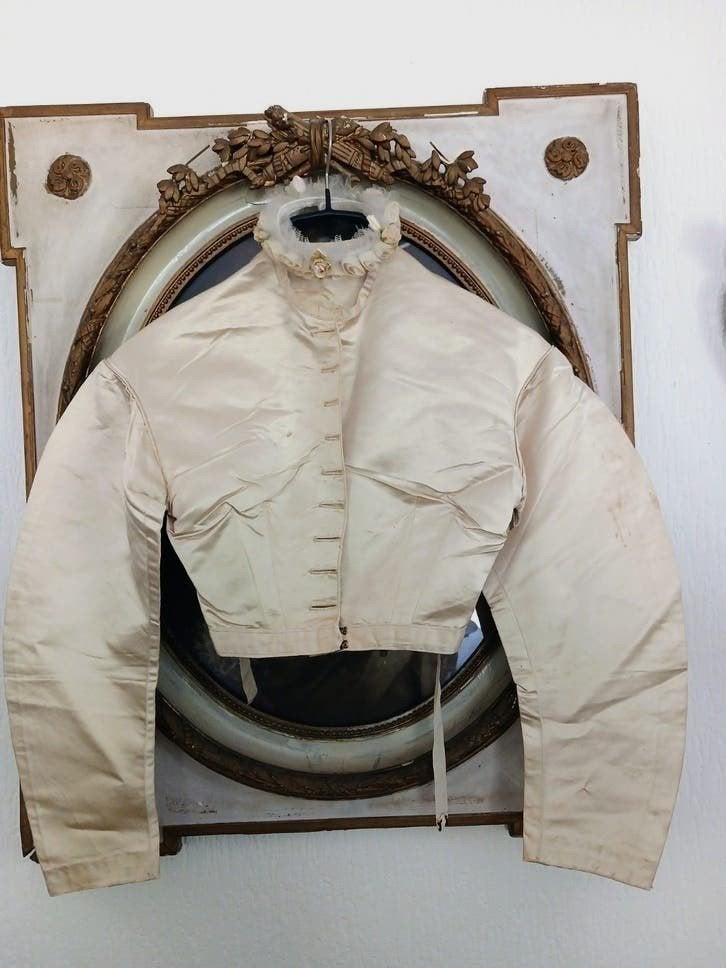 Antieke zijden bodice  met tule kransje..., Verzenden, Dames, Onbekend