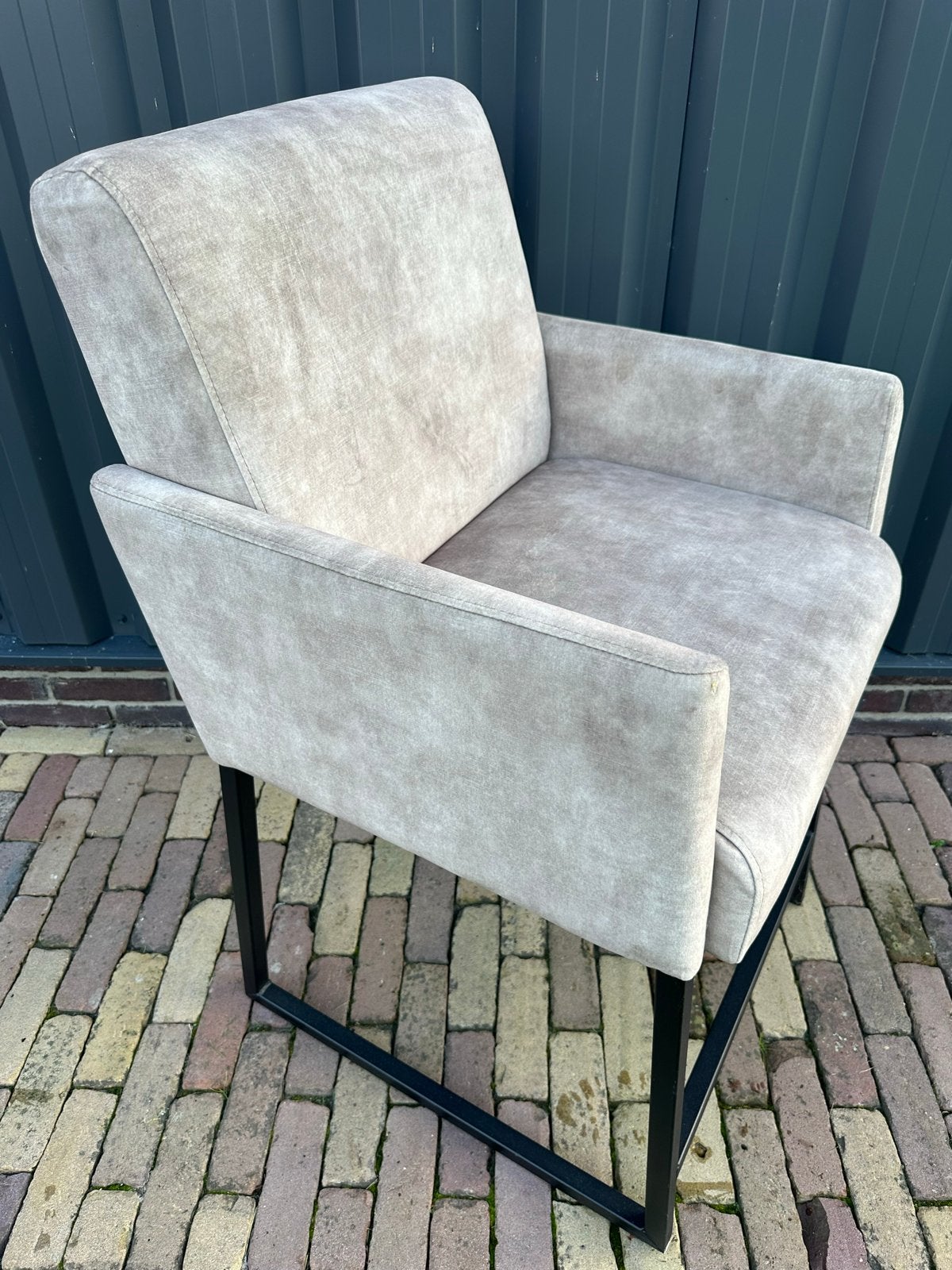 2 Comfortabele barkruk met armleuningen en metalen frame, Huis en Inrichting, Ophalen, Met voetsteun, Nieuw, 90 cm of meer
