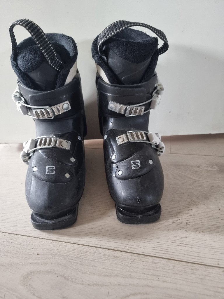 Salomon T2 Team junior skischoenen maat 18/19,5 – 240 mm, Sport en Fitness, Gebruikt, 100 tot 140 cm, Schoenen, Skiën