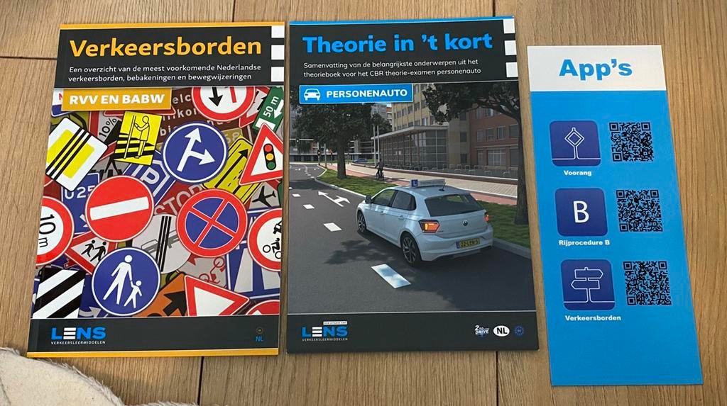 Auto Theorie - Verkeersborden & Theorie In 't Kort Boeken, Ophalen of Verzenden, Alpha, Zo goed als nieuw, Niet van toepassing
