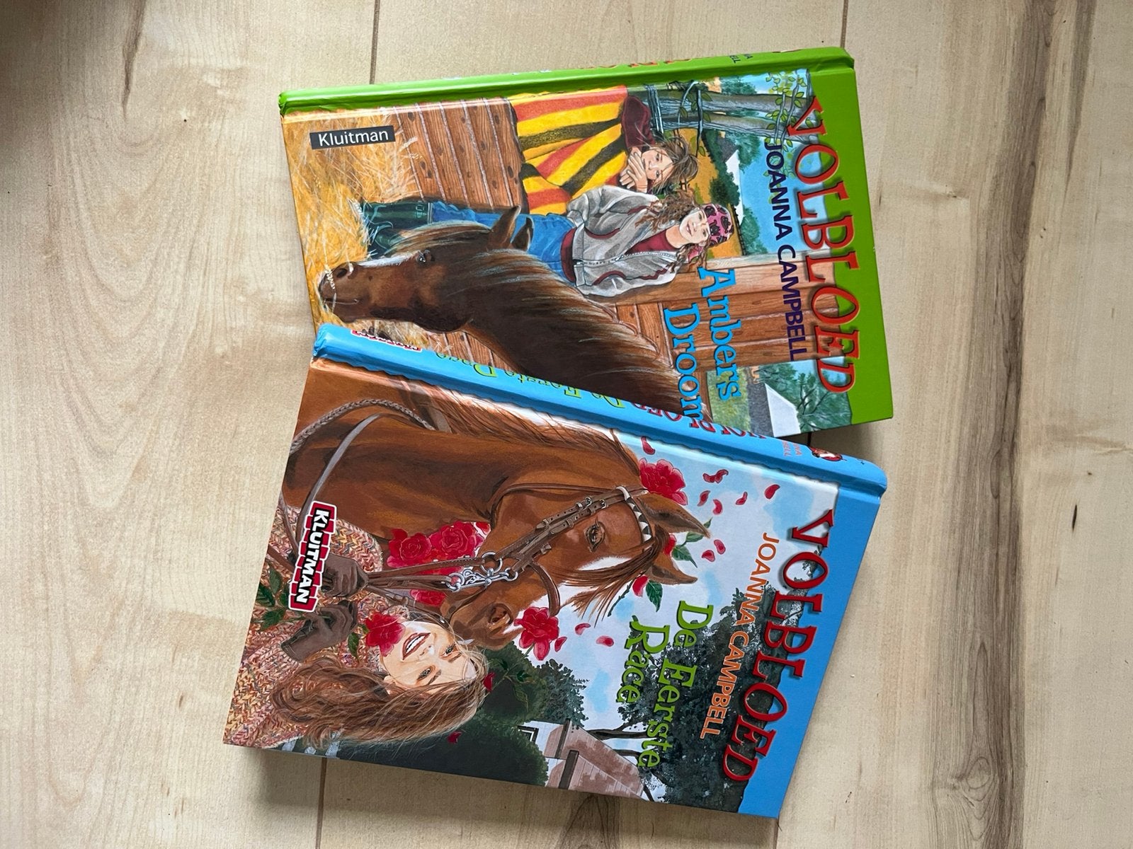 2 boeken van Volbloed van Joanna Campbell, Ophalen of Verzenden, Gelezen, Fictie