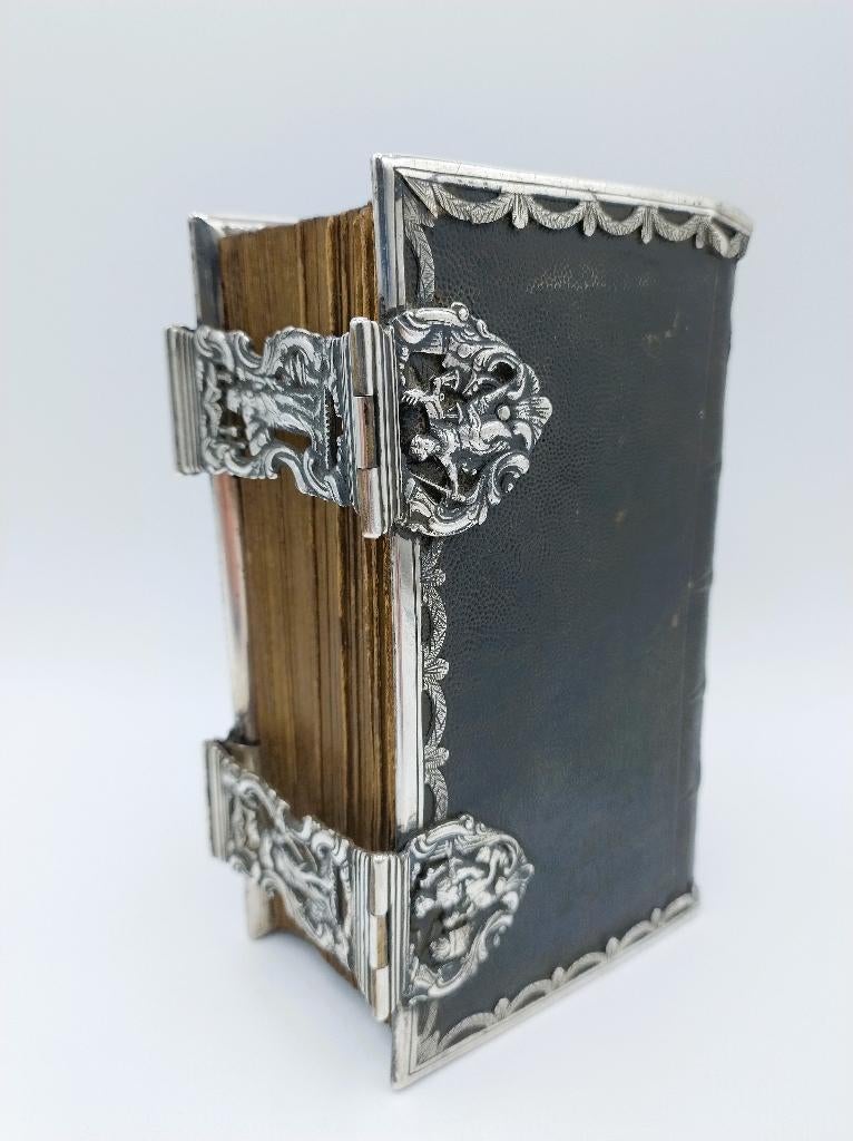 Antieke Bijbel met zilveren sloten, Groningen, Kremer, 1808