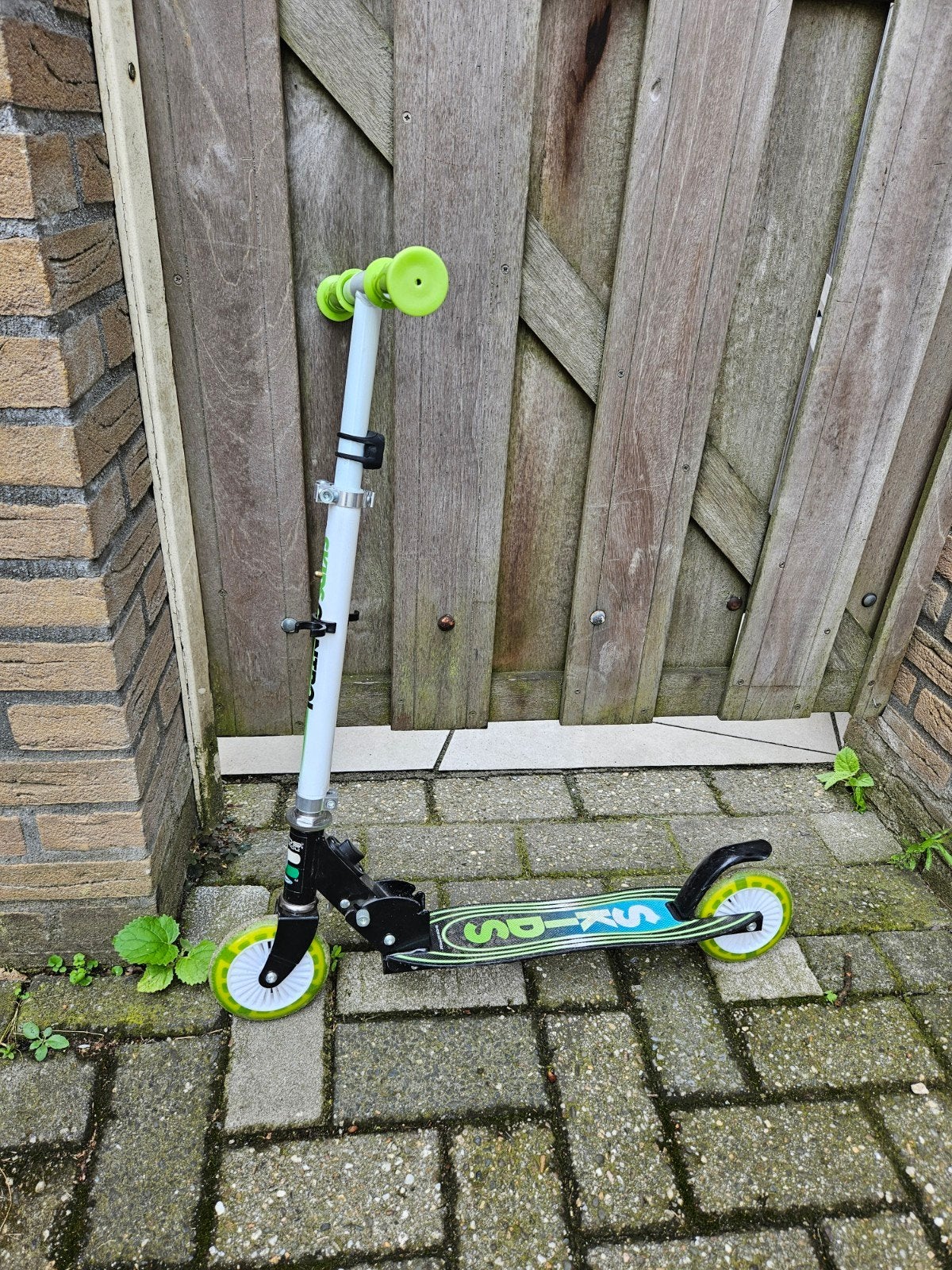 Leuke kinderstep - weinig gebruikt (helaas), Ophalen, Zo goed als nieuw, Gewone step