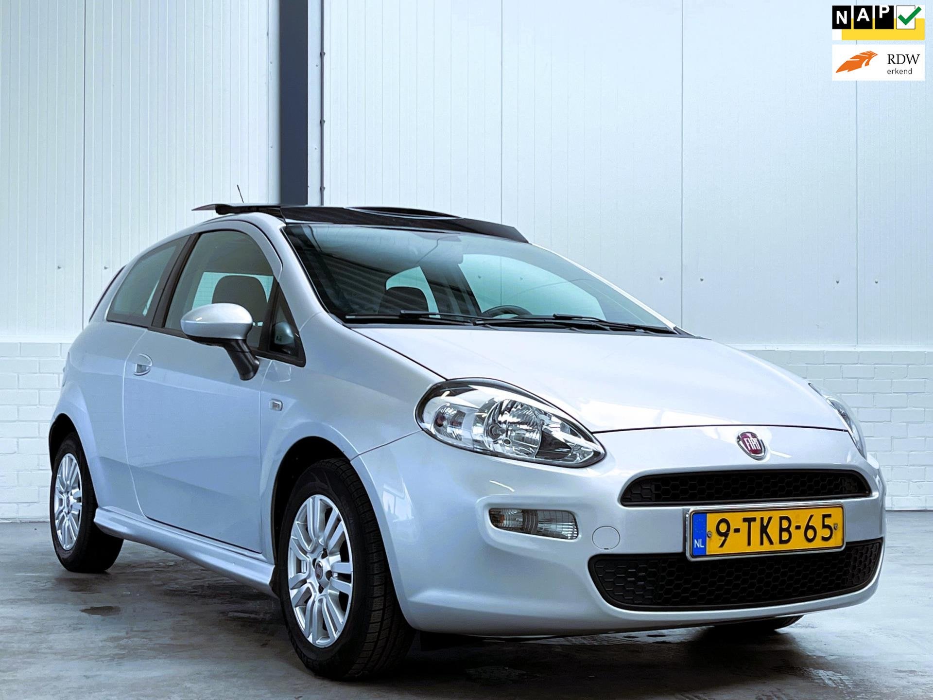 Fiat Punto Evo 0.9 TwinAir Street Org NL|Panorama dak, Auto's, Voorwielaandrijving, Origineel Nederlands, Bedrijf, Handgeschakeld