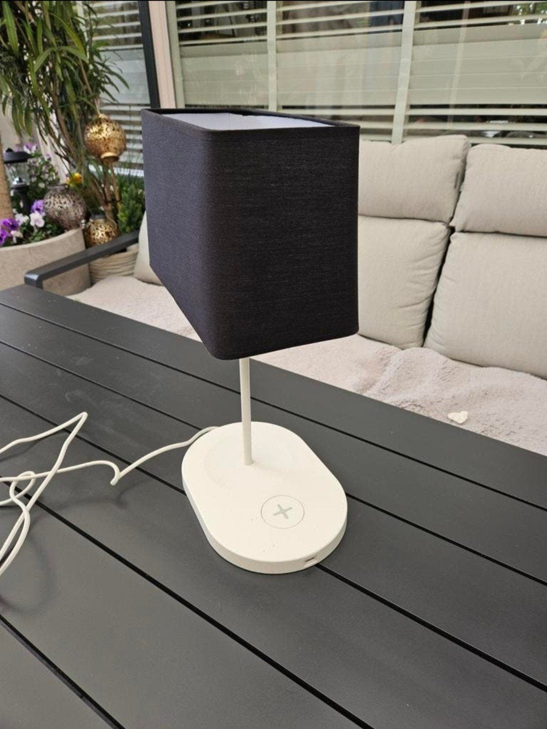 Ikea lamp met oplader voor telefoon en USB, Ophalen, IKEA
