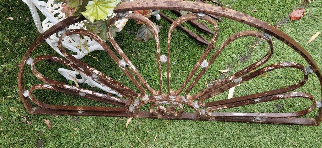 Vintage industriëel smeedijzeren deurboog /rooster(brocante), Ophalen, Gebruikt