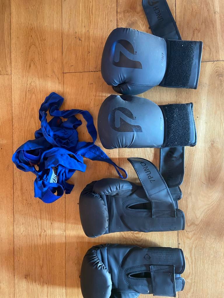 Bokszak Bremshy met 2 paar bokshandschoenen en wraps, Ophalen, Zo goed als nieuw, Bokszak