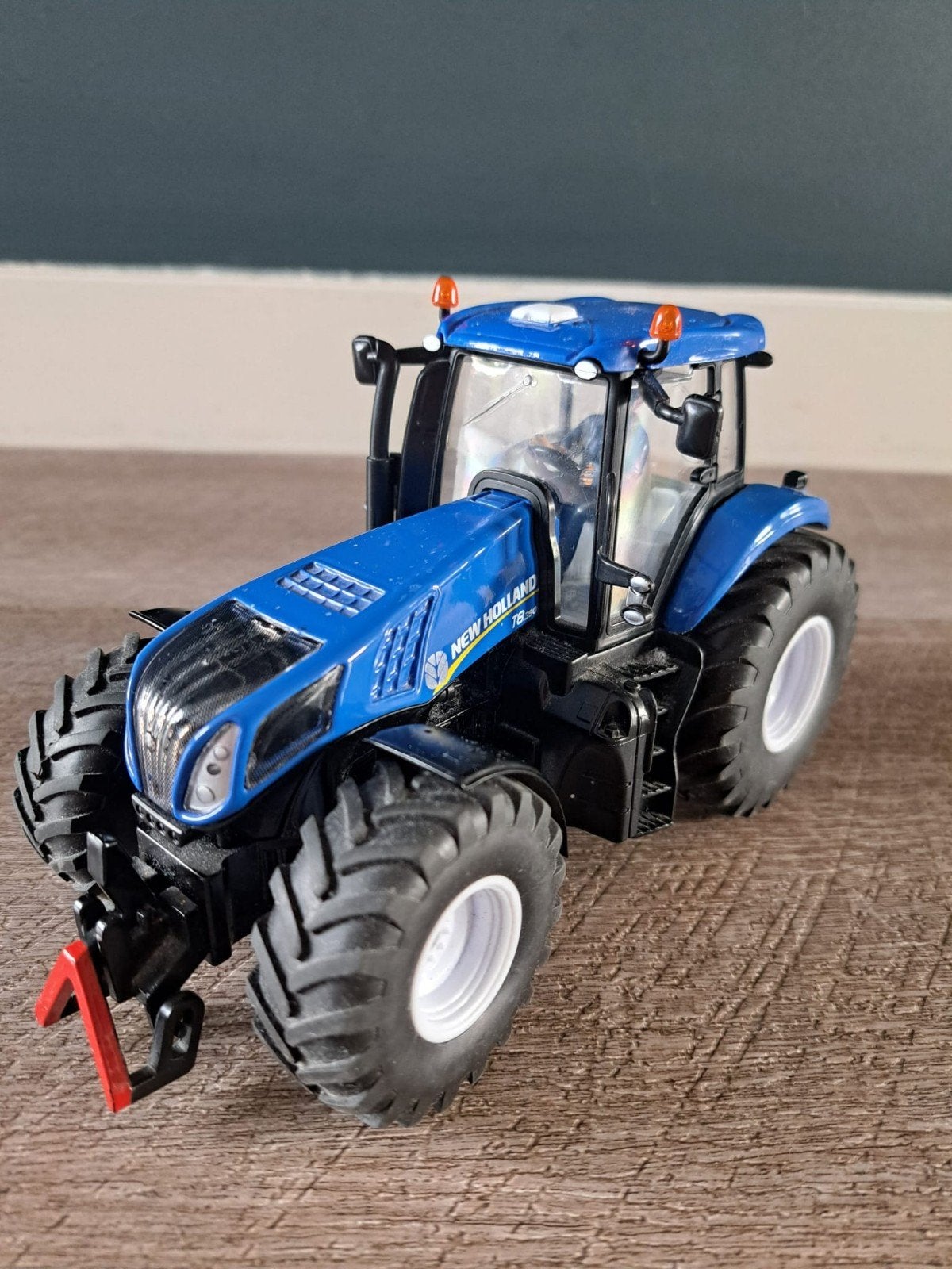 Siku New Holland Tractor met afneembare cabine, Ophalen, Gebruikt