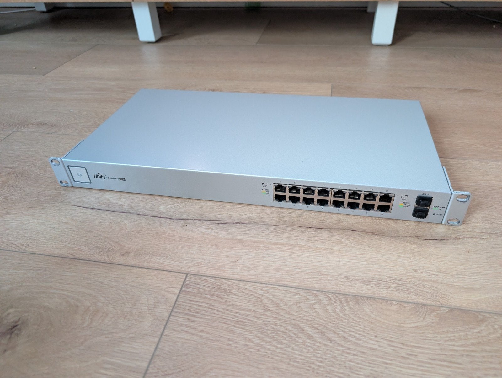 Ubiquiti UniFi US-16-150W PoE switch 16 poorts, Computers en Software, Netwerk switches, Ophalen of Verzenden, Gebruikt