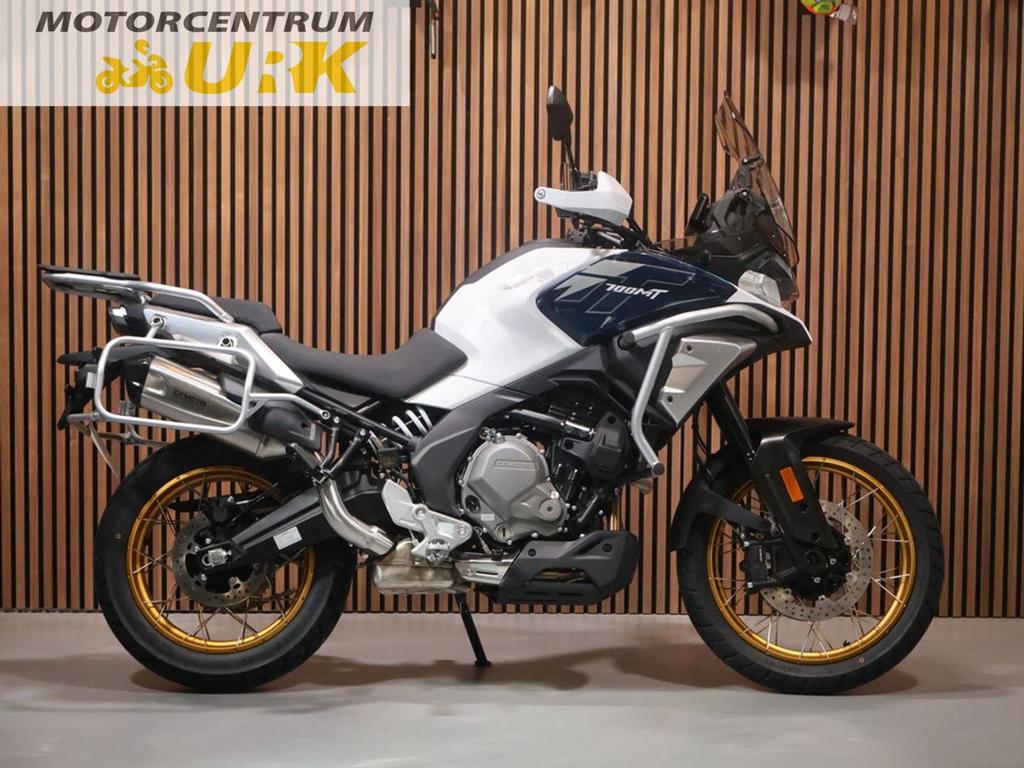 CFMOTO MT 700 ADVENTURE (bj 2026), Motoren, Motoren | CFMOTO, Bedrijf, Overig, meer dan 35 kW, 2 cilinders, Motorrijbewijs A