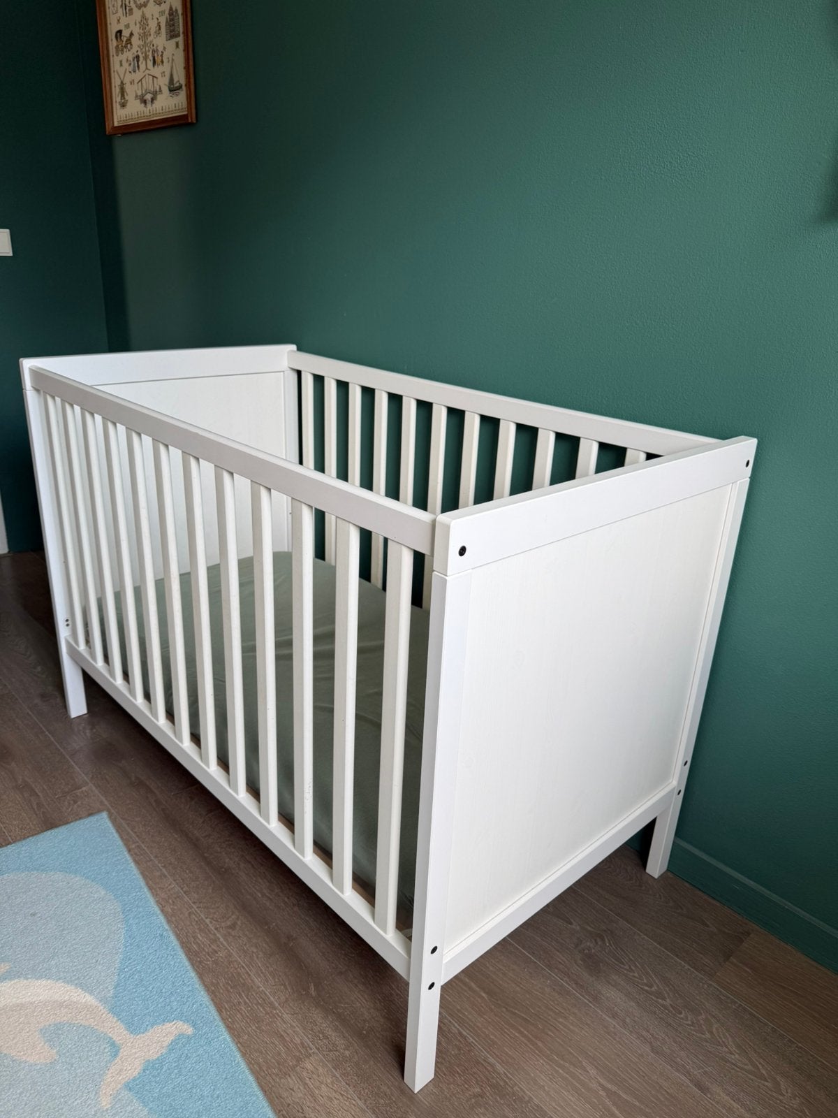 Ledikantje / baby bedje Svundik van ikea, als nieuw, Kinderen en Baby's, Kinderkamer | Complete kinderkamers, Ophalen, Zo goed als nieuw