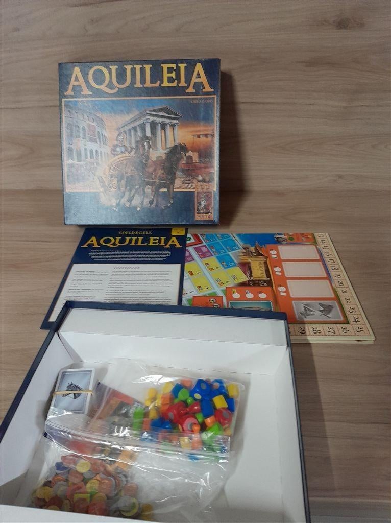 Aquileia - 999 games - s1913, Hobby en Vrije tijd, Gezelschapsspellen | Bordspellen, Verzenden, Zo goed als nieuw