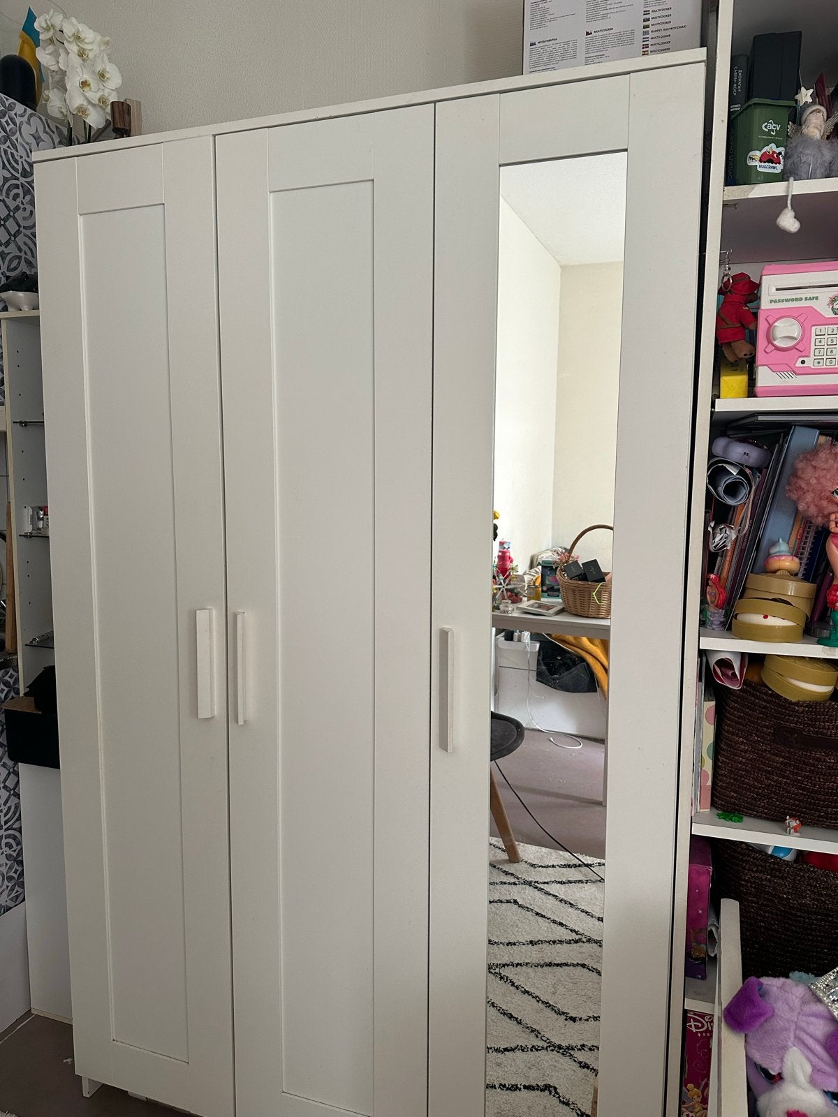 Witte IKEA kledingkast met spiegeldeur, Gebruikt, 100 tot 150 cm, 200 cm of meer, Ophalen of Verzenden