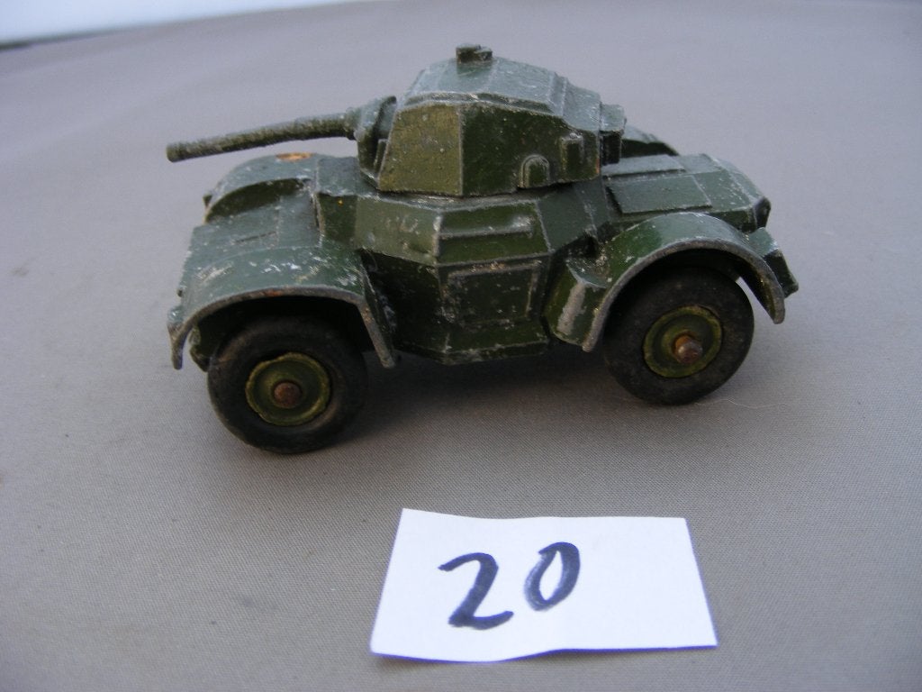 Armoured car dinky tpys 670 (24), Ophalen of Verzenden, Gebruikt, Bus of Vrachtwagen, Dinky Toys