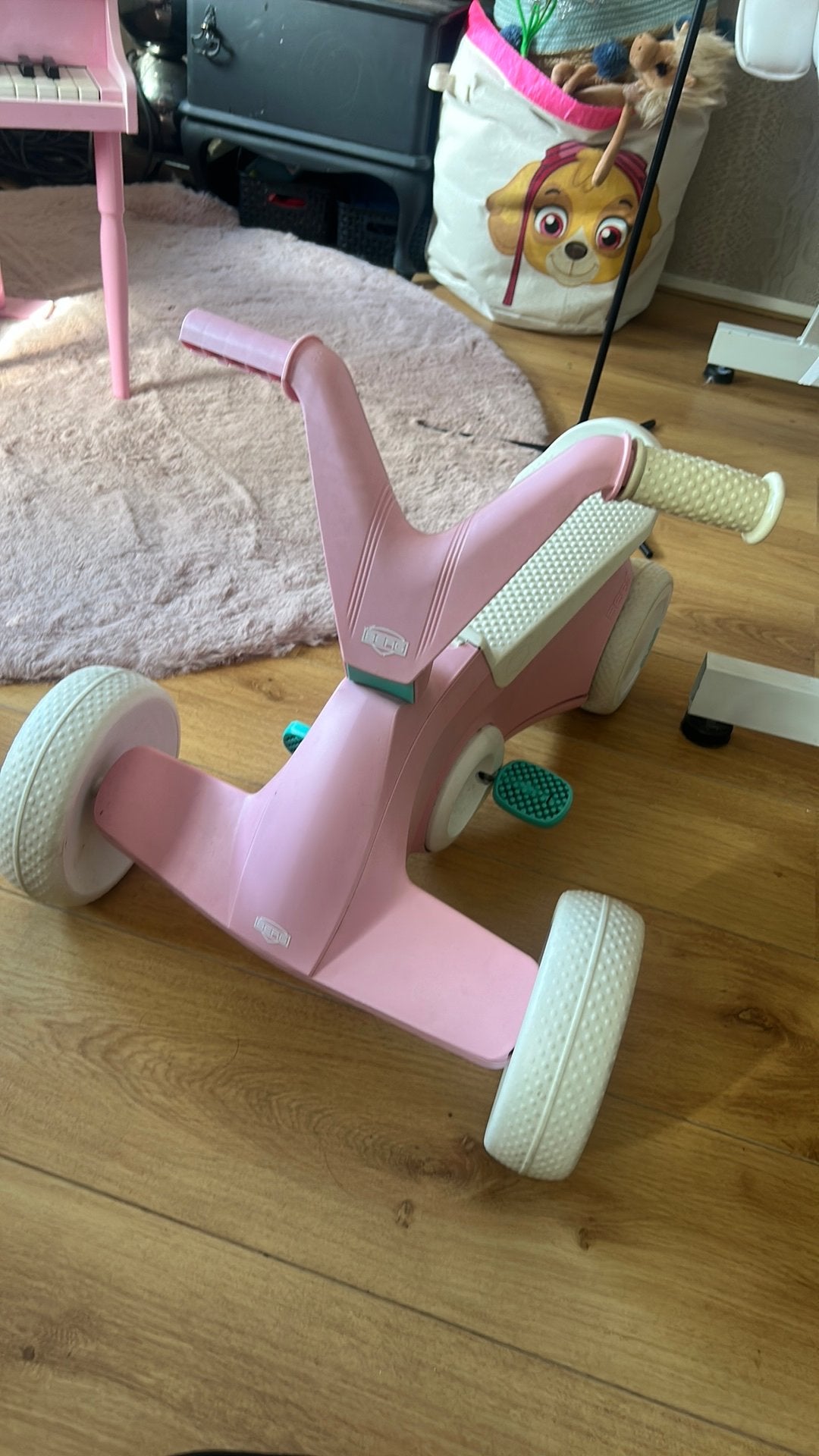 Berg fiets roze, Ophalen, Zo goed als nieuw, Loopfiets