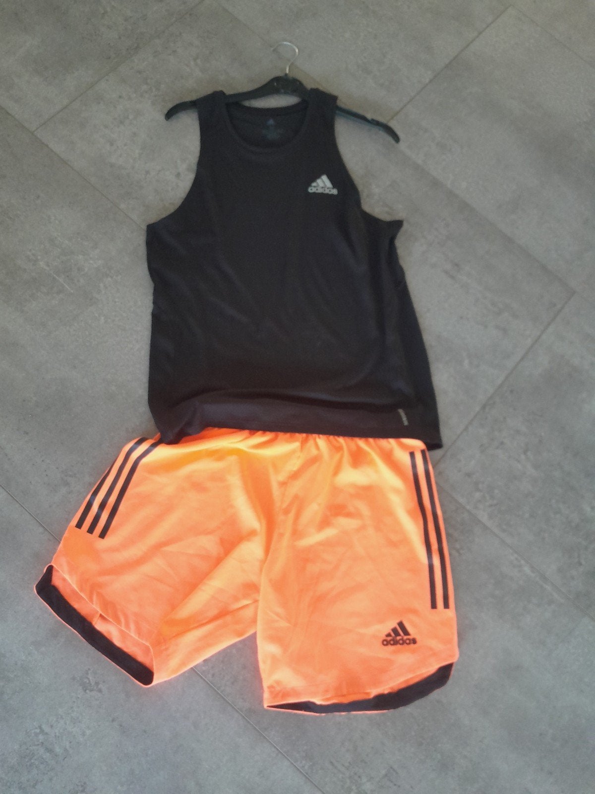 Hardloop setje adidas, Sport en Fitness, Loopsport en Atletiek, Ophalen of Verzenden, Kleding, Adidas