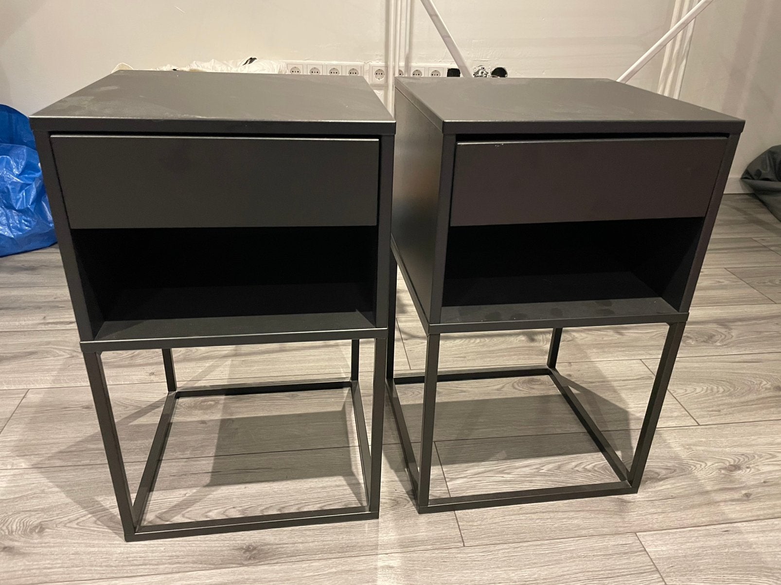 Ikea vikhammer nachtkastjes, Ophalen, Zo goed als nieuw, Minder dan 45 cm