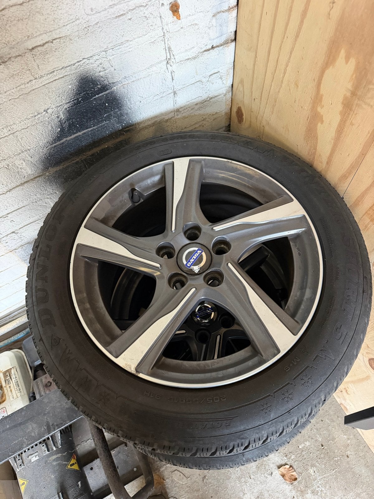 Volvo V40 Velgen met Dunlop Winterbanden, Ophalen, Gebruikt