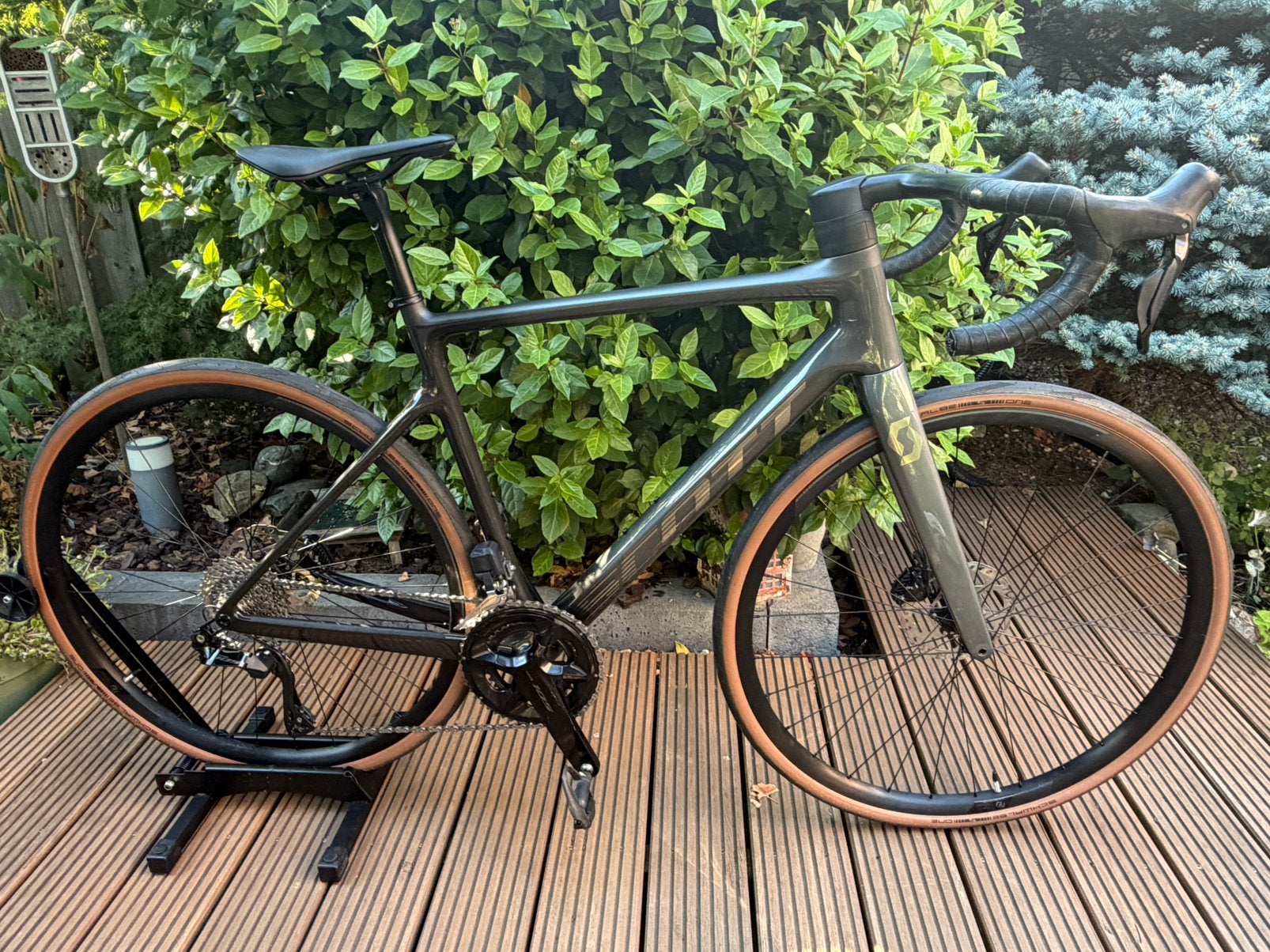 Scott Addict 20 (2024) - Maat M (54) - Carbon Aero Cockpit, Fietsen en Brommers, Fietsen | Racefietsen, Carbon, Zo goed als nieuw