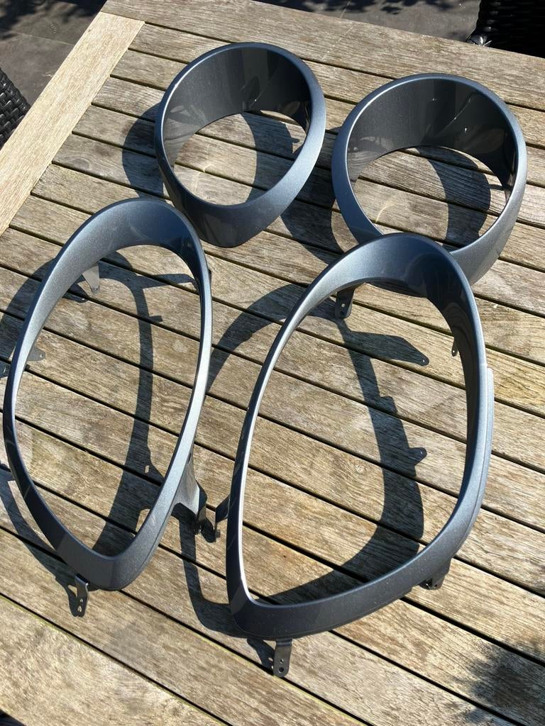 ALFA ROMEO koplamp- en achterlicht ringen in grijs grafiet., Ophalen of Verzenden, Zo goed als nieuw