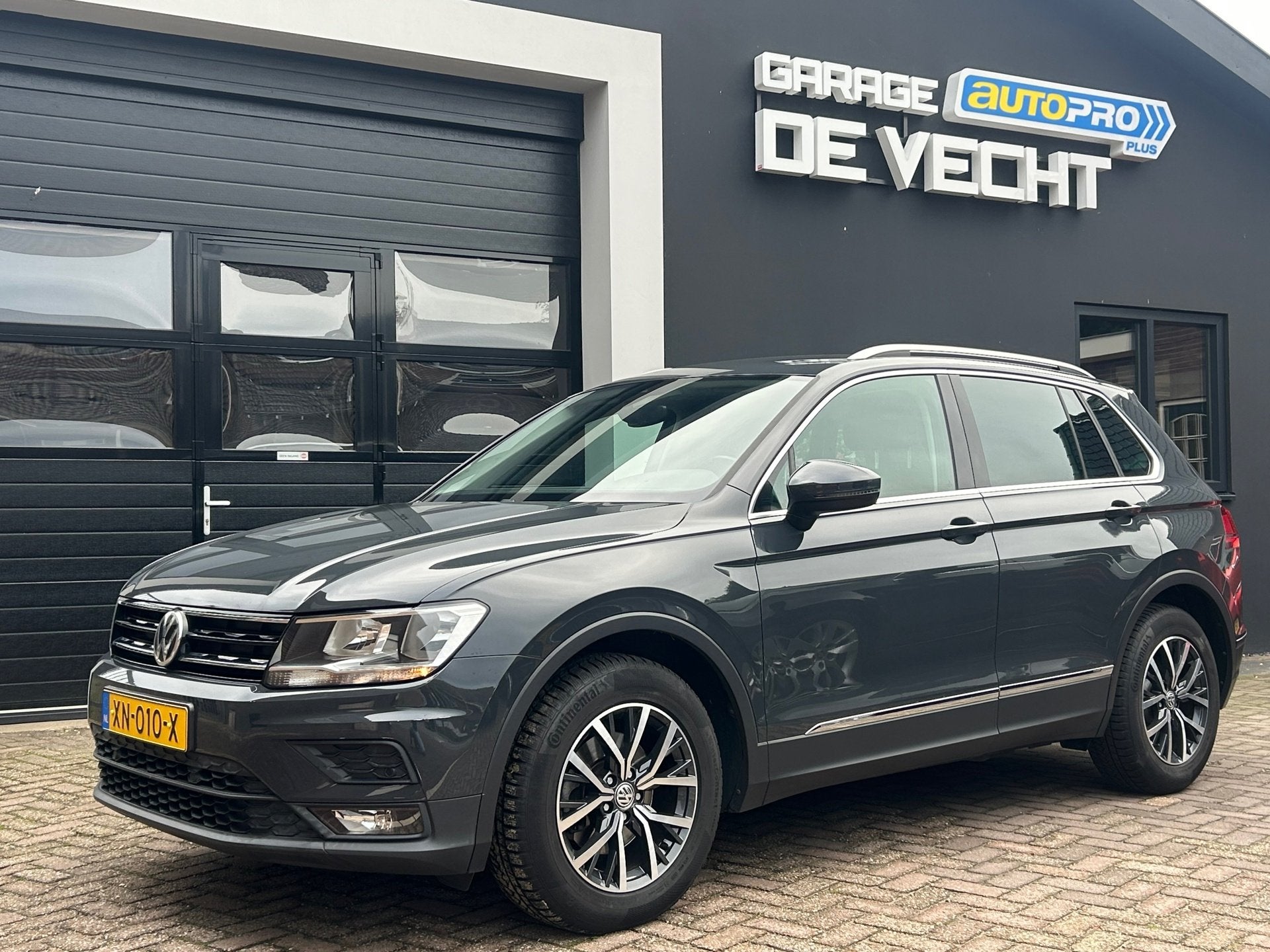 Volkswagen Tiguan 1.5 TSI Comfortline Business Navi/Carplay/, Auto's, Voorwielaandrijving, Stof, 4 cilinders, Origineel Nederlands