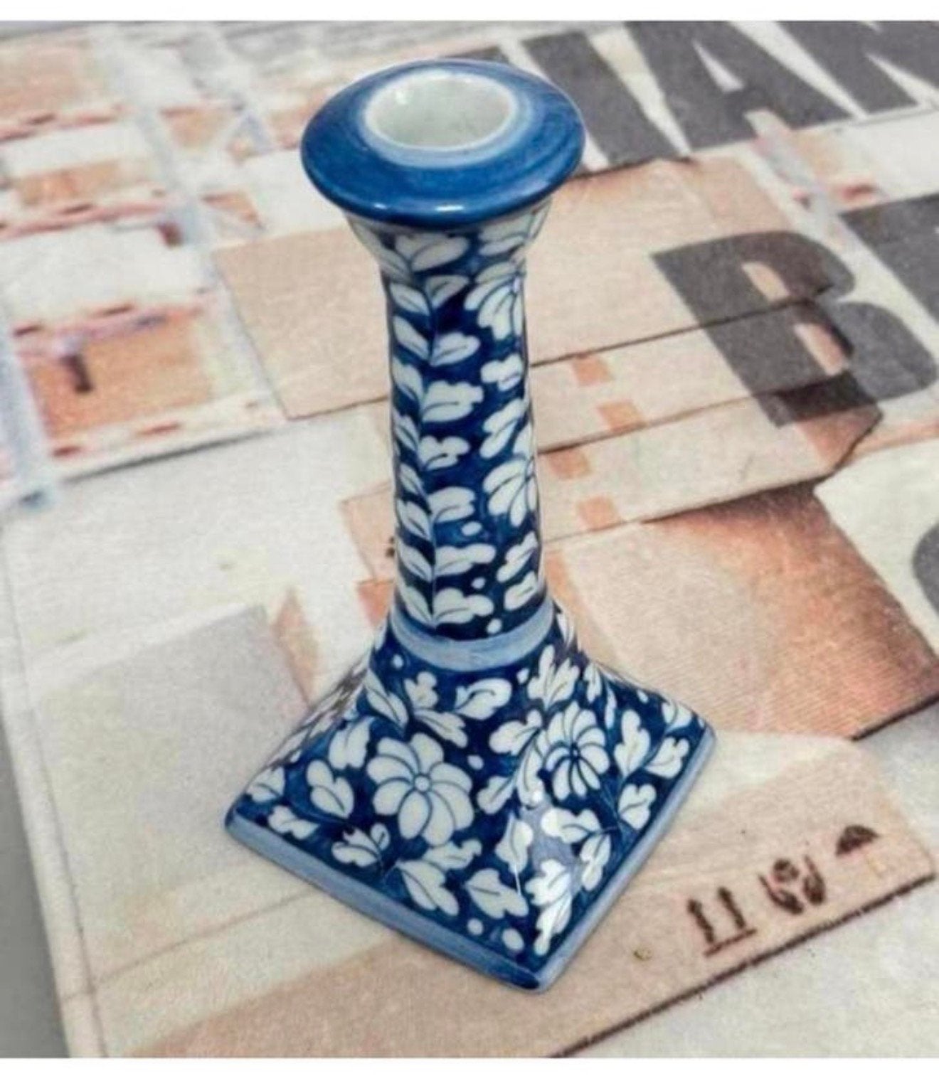 Blauwe aardewerk 20cm hoge lange kaarsenstandaard kandelaar, Antiek en Kunst, Antiek | Kandelaars, Ophalen of Verzenden, Keramiek of Aardewerk
