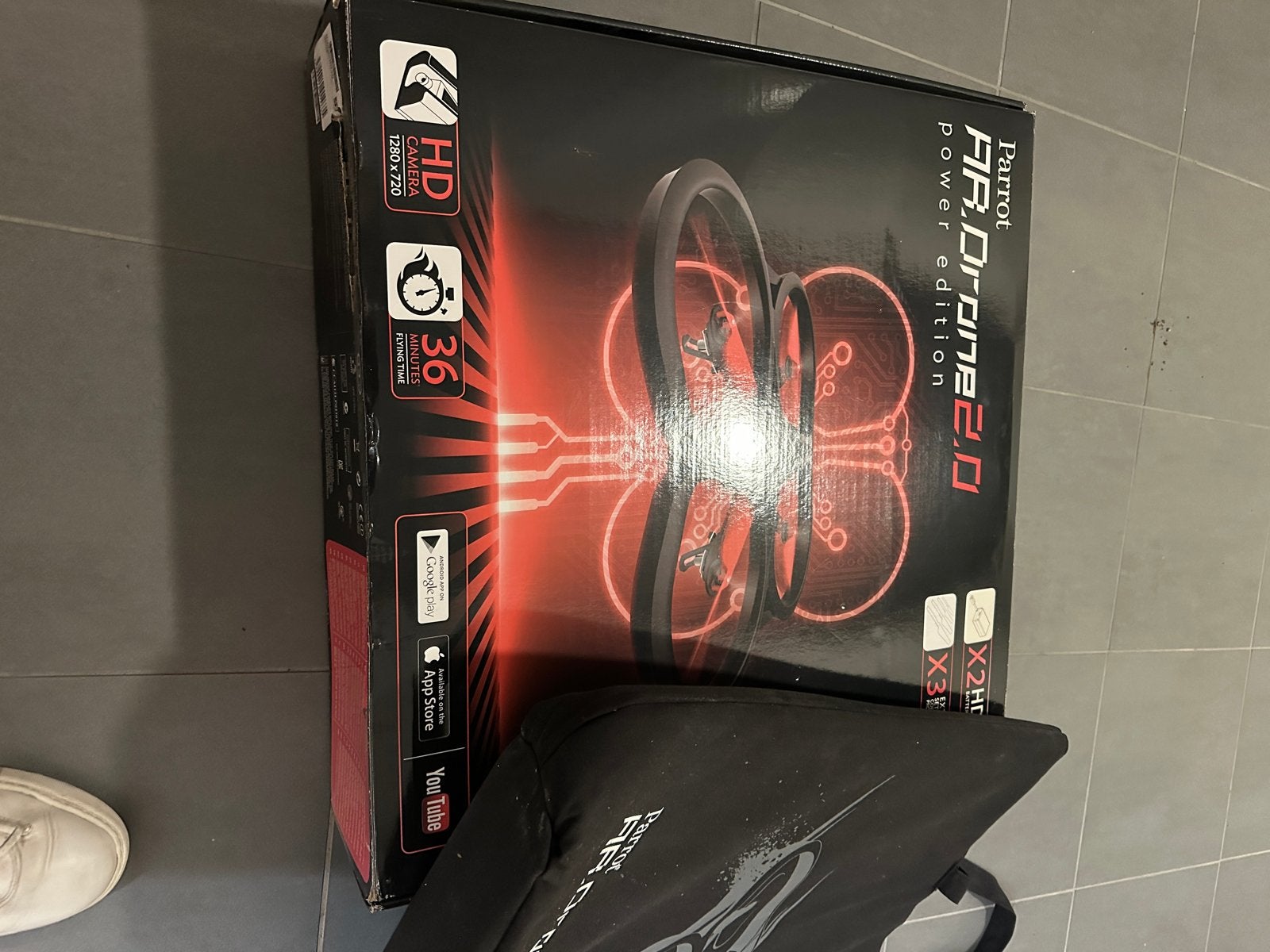 Parrot AR.Drone 2.0 Power Edition, 30 tot 45 minuten, Minder dan 100 meter, Speelgoeddrone, Standaard kwaliteit