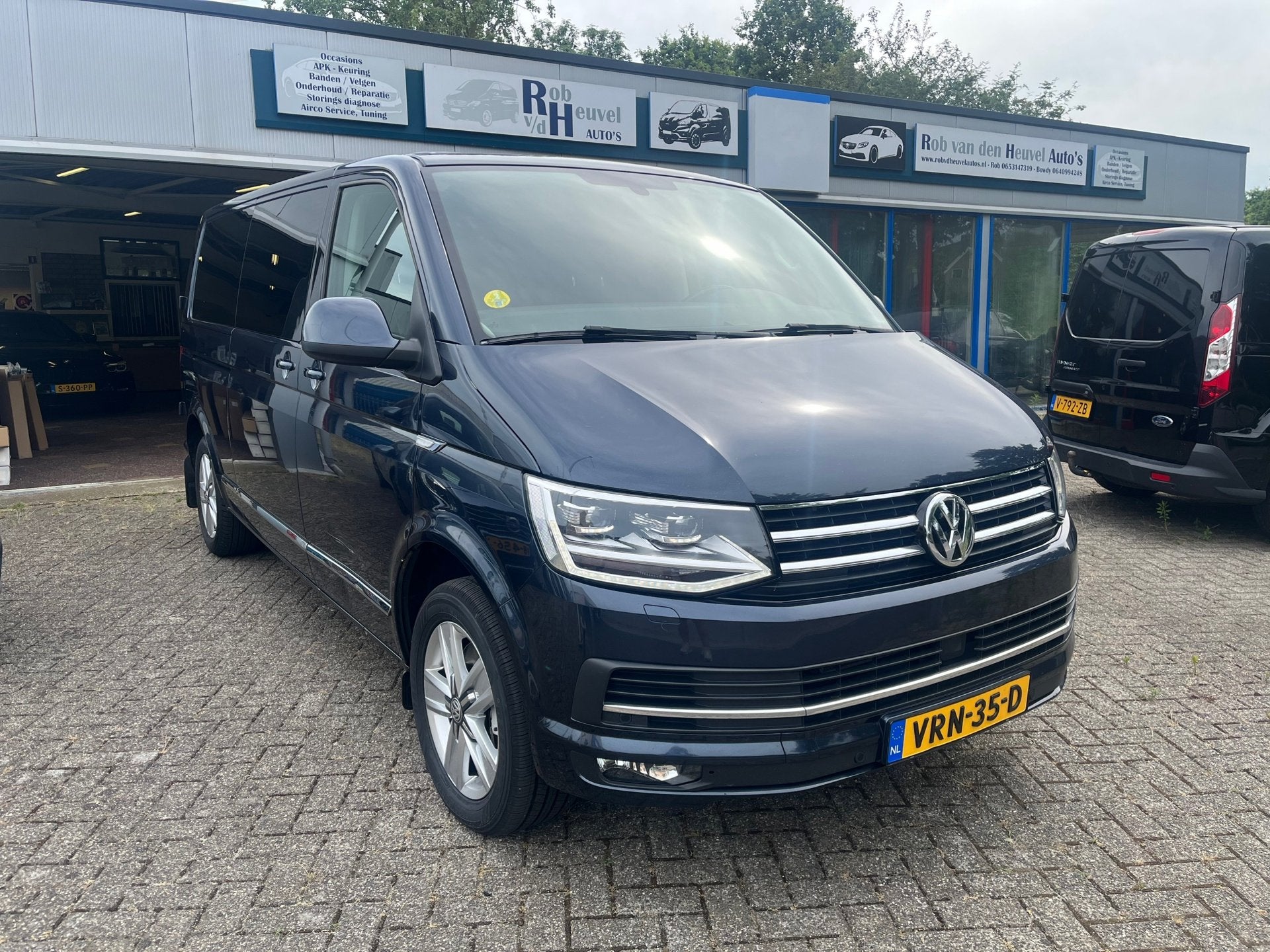 Volkswagen CARAVELLE T6 204 PK HIGHLINE AUT DC L2, Auto's, Gebruikt, Euro 6, 4 cilinders, 2326 kg
