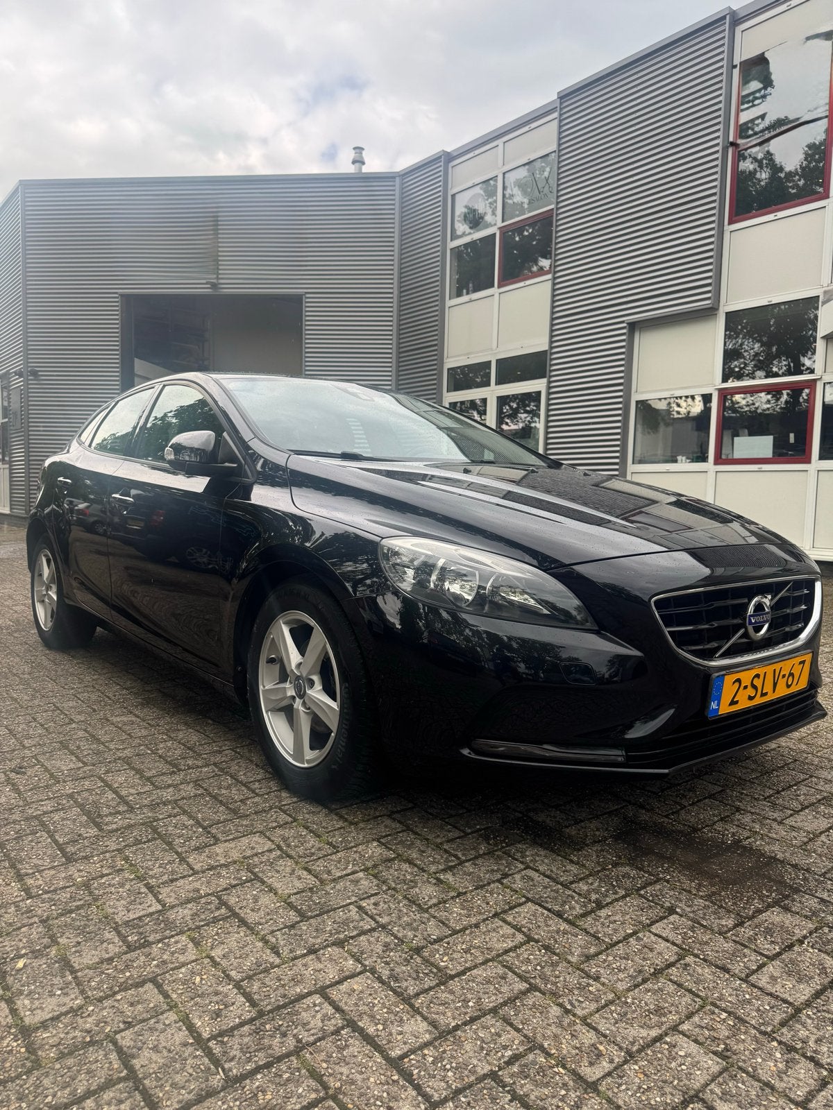 Volvo V40 1.6 D2 115PK 2013 Zwart, Auto's, Voorwielaandrijving, 4 cilinders, Zwart, Origineel Nederlands