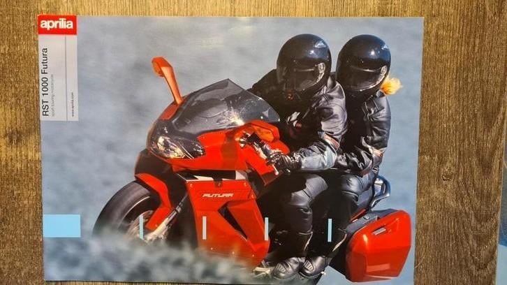 Aprilia RST 1000 Futura brochure, Motoren, Handleidingen en Instructieboekjes, Ophalen of Verzenden, Aprilia