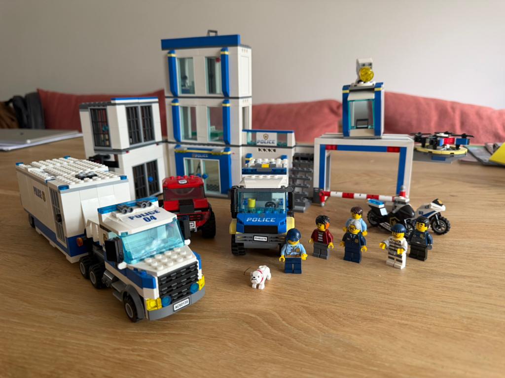 Lego City politie bureau 60246, City, Verzenden, Lego, Zo goed als nieuw