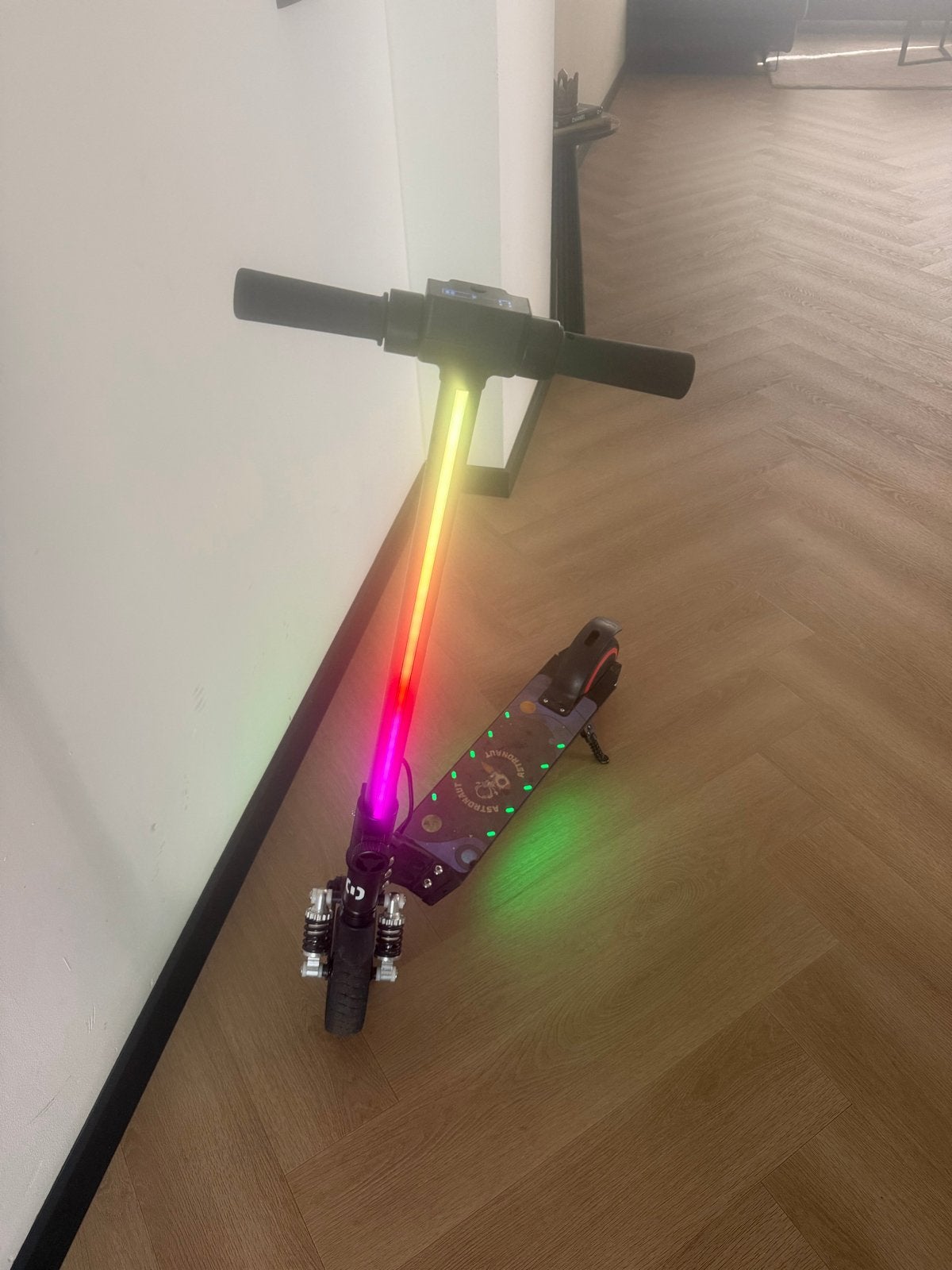 Simate Elektrische Kinderstep met LED-verlichting, Ophalen, Zo goed als nieuw, Elektrische step (E-scooter)