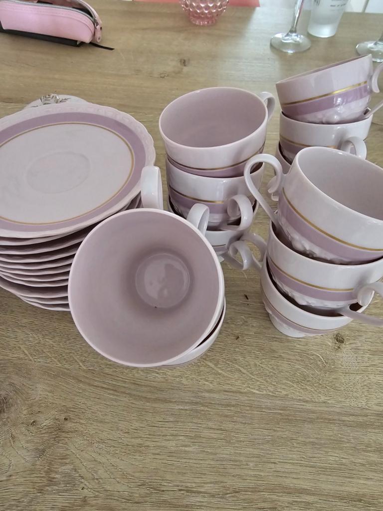 Hutschenreuther Drache-Modell Servies - Roze/Goud, Huis en Inrichting, Keuken | Servies, Ophalen of Verzenden, Zo goed als nieuw