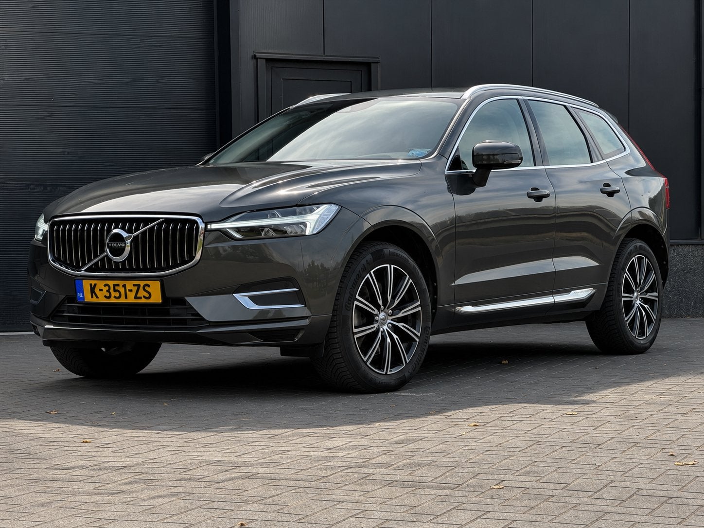 Volvo XC60 D4 190pk inscription Geartronic AWD 2017 Grijs, Auto's, Volvo, Automaat, Vierwielaandrijving, Particulier, SUV of Terreinwagen