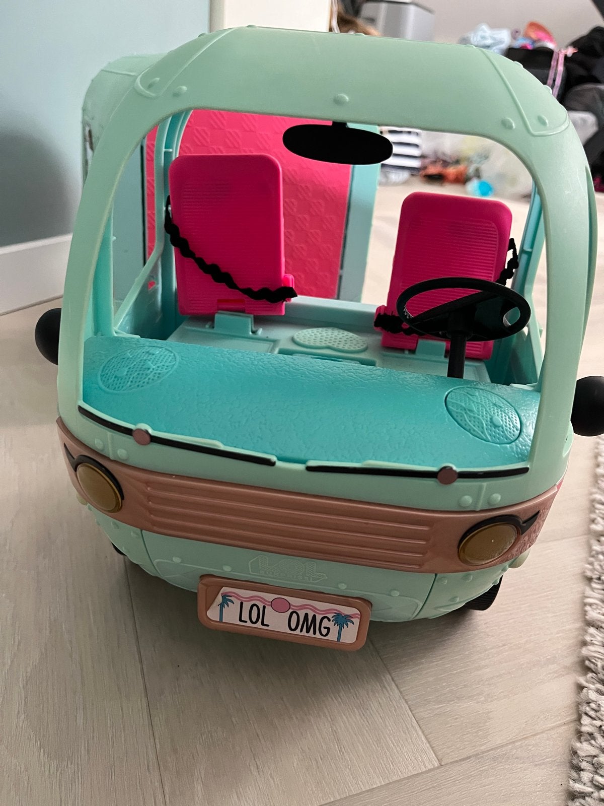 L.O.L. Surprise! Camper, Kinderen en Baby's, Speelgoed | Speelgoedvoertuigen, Ophalen, Gebruikt