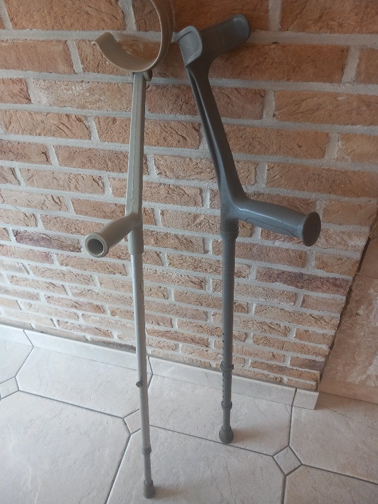 kruk elleboogkruk 2 afz stuks, Ophalen, In hoogte verstelbaar, Gebruikt
