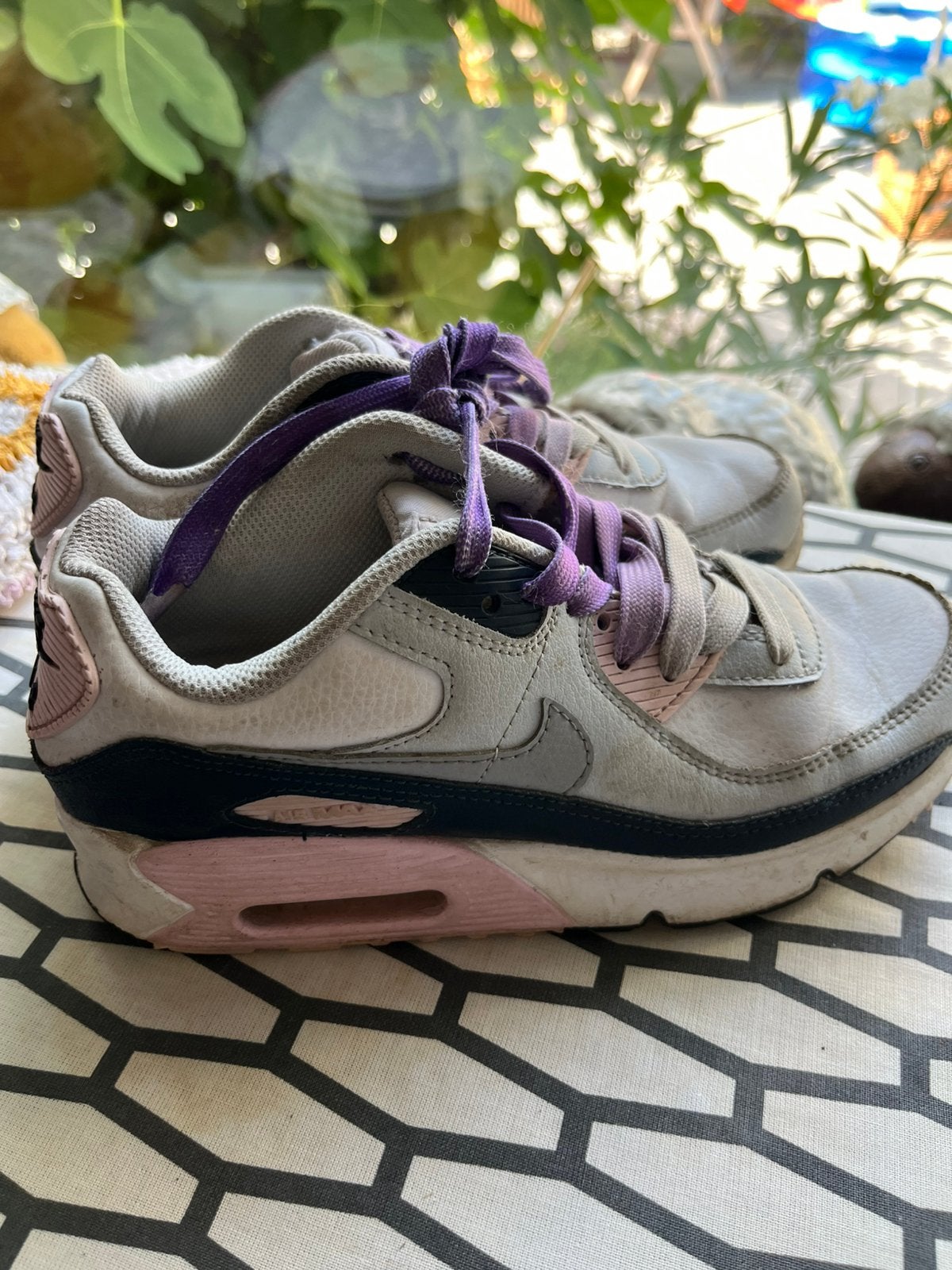 Nike Air Max mt 35, Kinderen en Baby's, Kinderkleding | Schoenen en Sokken, Ophalen, Zo goed als nieuw, Jongen of Meisje, Sportschoenen