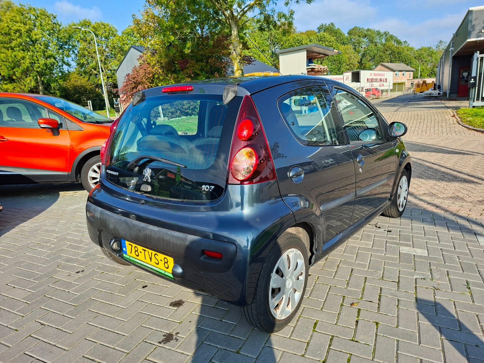 Peugeot 107 1.0 Active / Nette auto / APK okt 2027, Auto's, Euro 5, Gebruikt, 4 stoelen, Origineel Nederlands