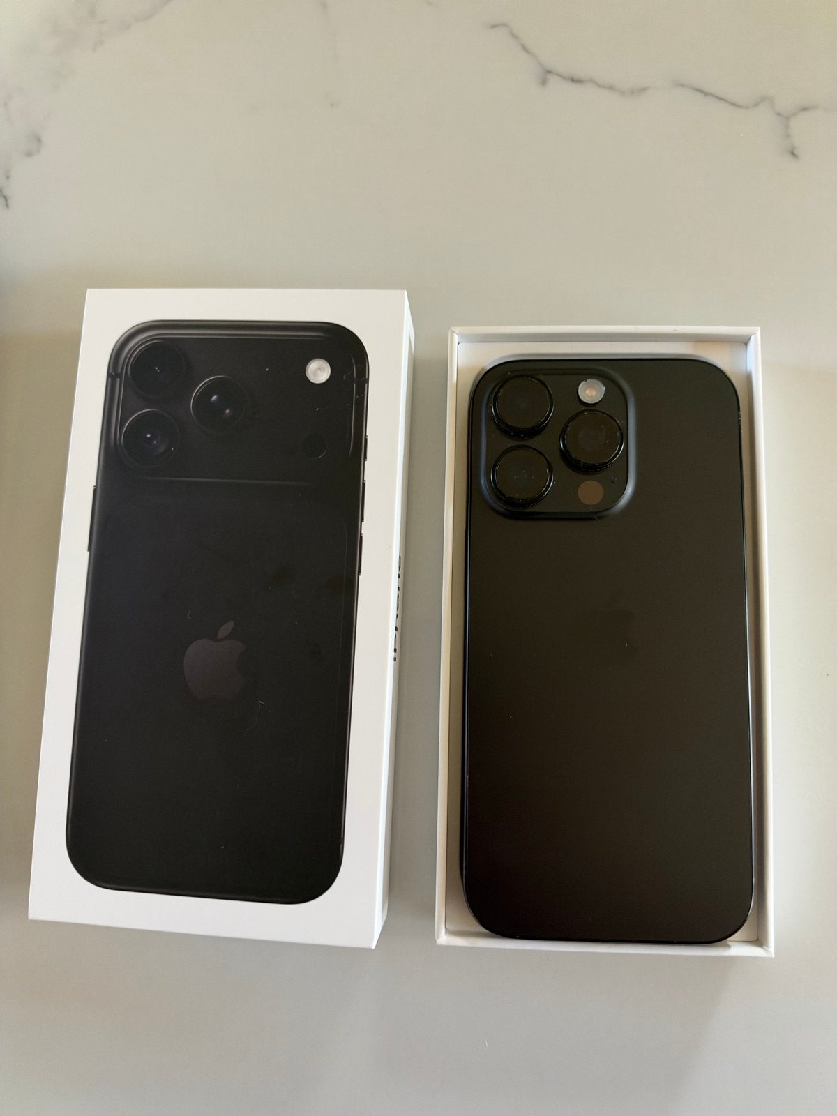 Apple iPhone 16 Pro 128GB Zwart - in doos