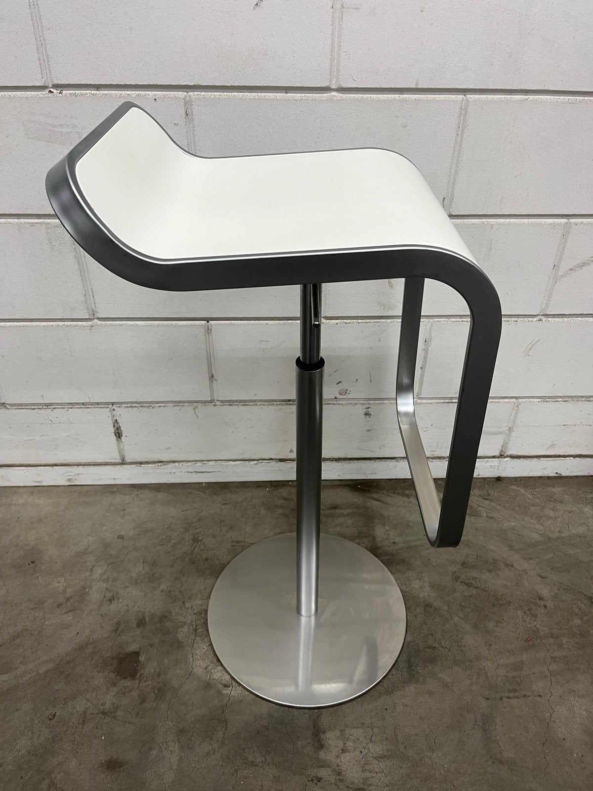 Foto 5 van La Palma Lem S80 - in hoogte verstelbare design kruk