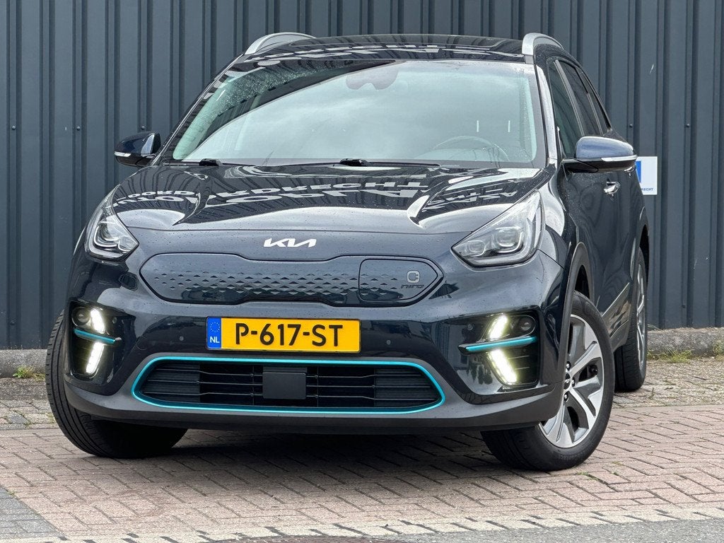 Kia E-Niro ExecutiveLine 64 kWh|Fase 3|SOH93%|Pano|Cam|, Auto's, Gebruikt, 1712 kg, 174 min, Blauw