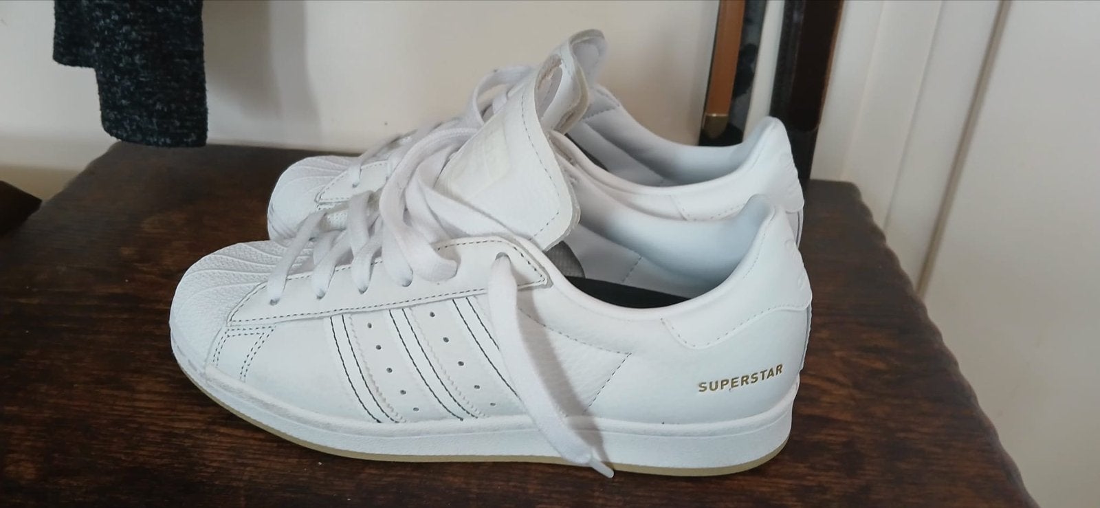 Adidas Superstar schoenen maat 38 - Nieuw!, Kleding | Dames, Ophalen, Nieuw, Wit, Sneakers of Gympen