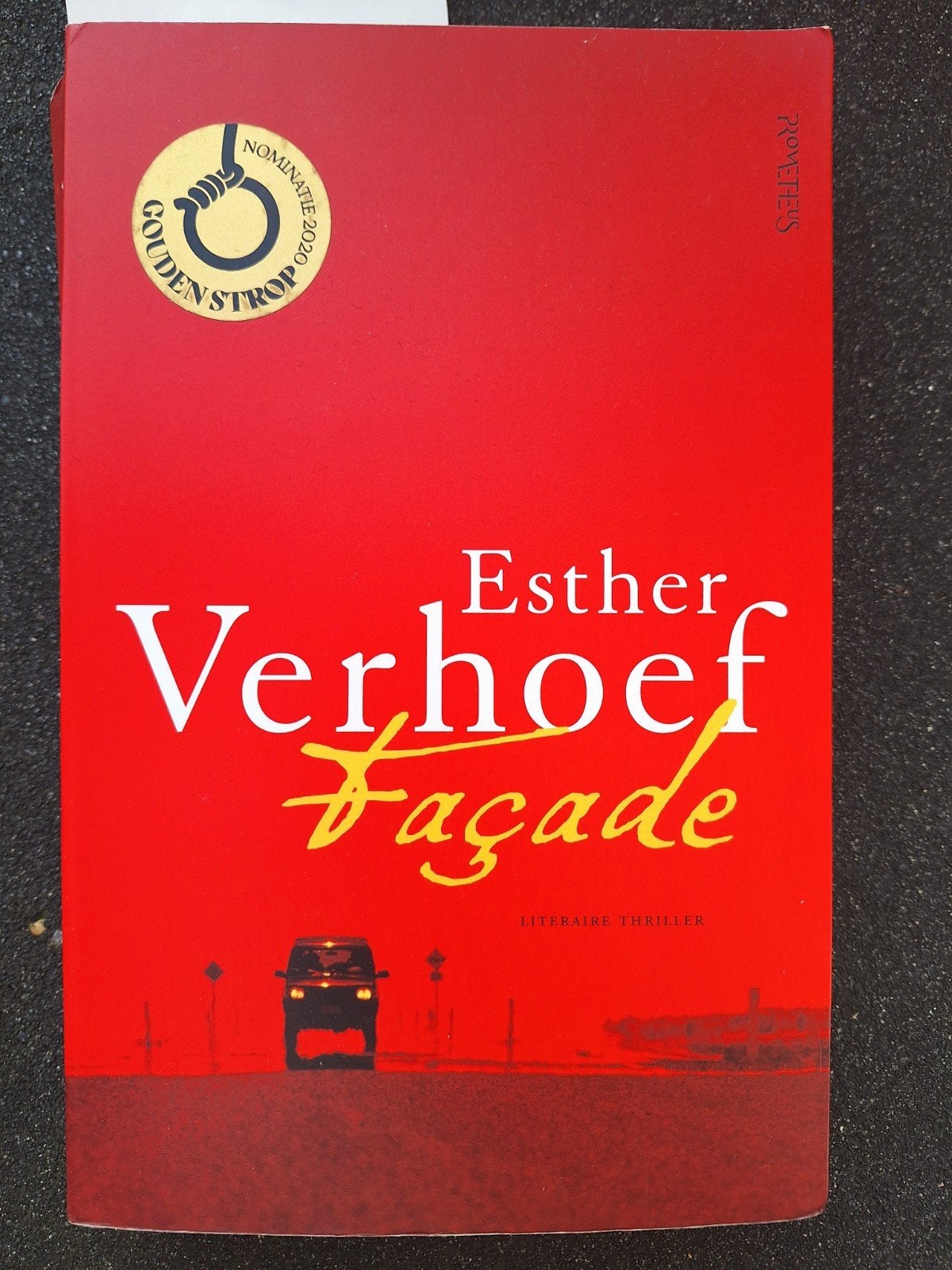 Façade - Esther Verhoef (Literaire thriller), Ophalen of Verzenden, Zo goed als nieuw, Esther Verhoef