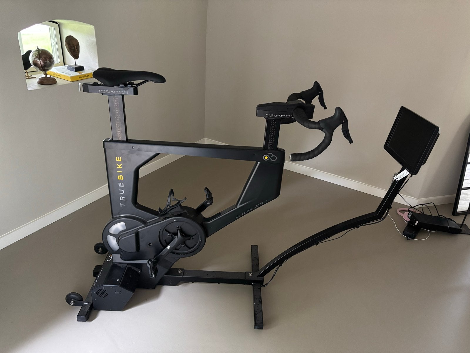 TrueBike Smart Trainer - Indoor Fiets voor Training, Ophalen, Zo goed als nieuw, Metaal, Benen