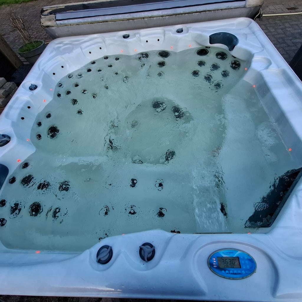 Grote Spanet jacuzzi 6-persoons - Inbouw, Ophalen, Gebruikt, Inbouw, Vast