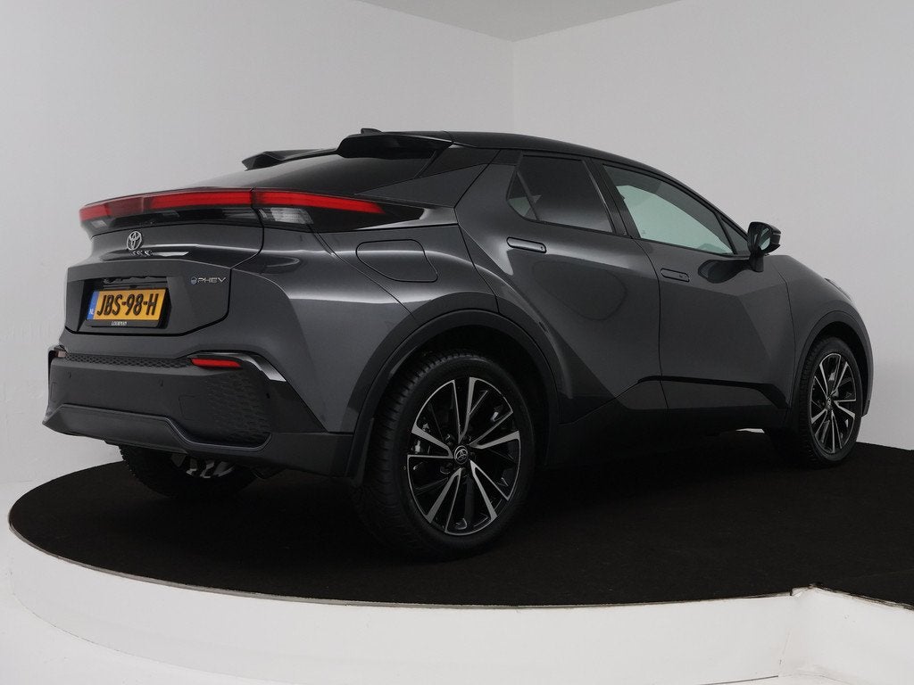 Toyota C-HR 2.0 Plug-in Hybrid 220 Executive | All-season ba, 12 maanden, 4 cilinders, 1625 kg, 1987 cc